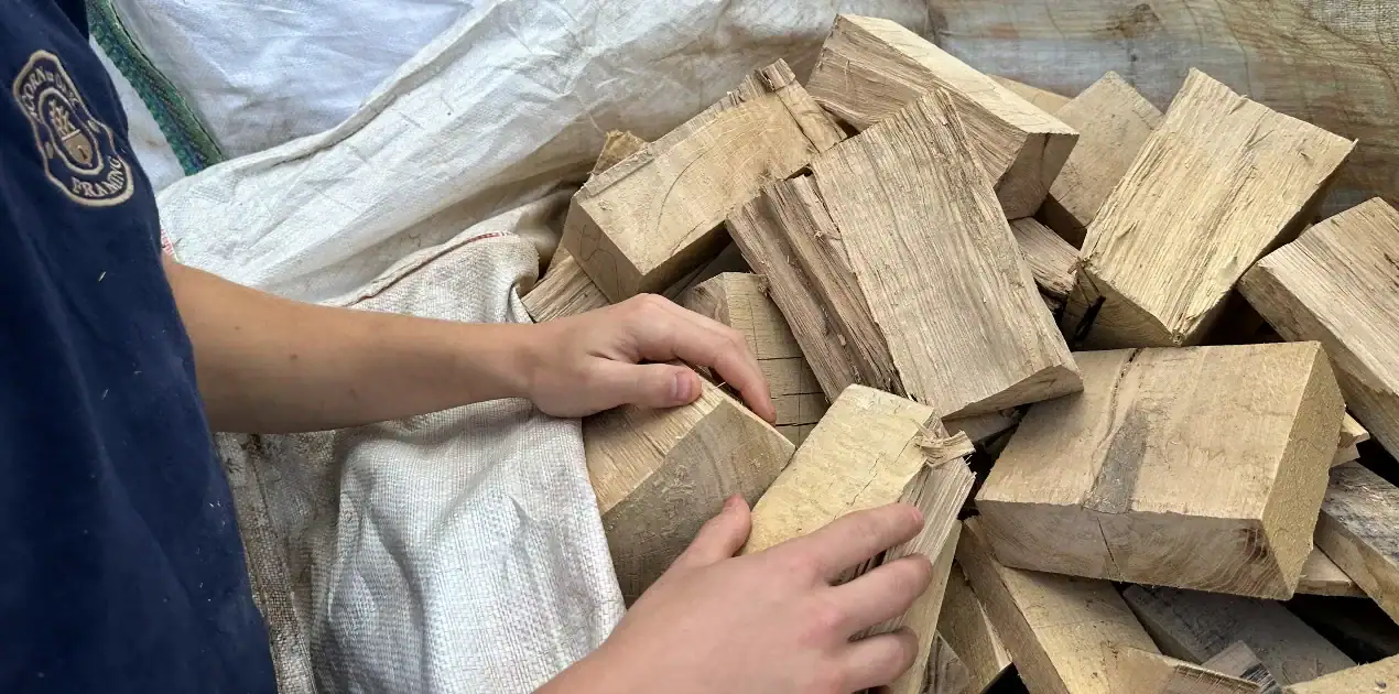 Seasoned Oak Logs for sale